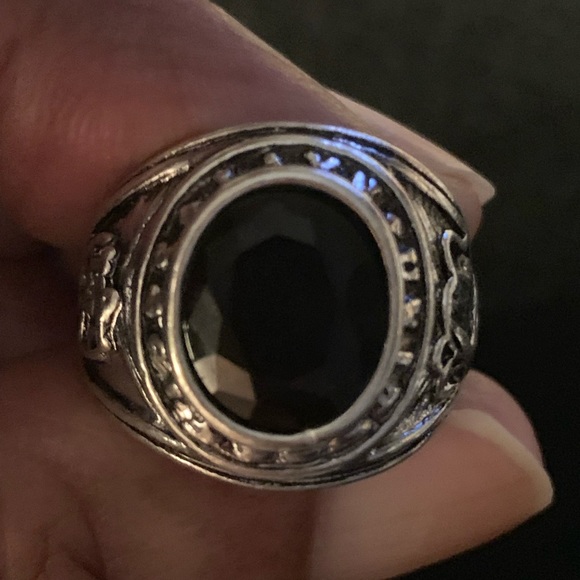 Ring - Picture 5 of 8